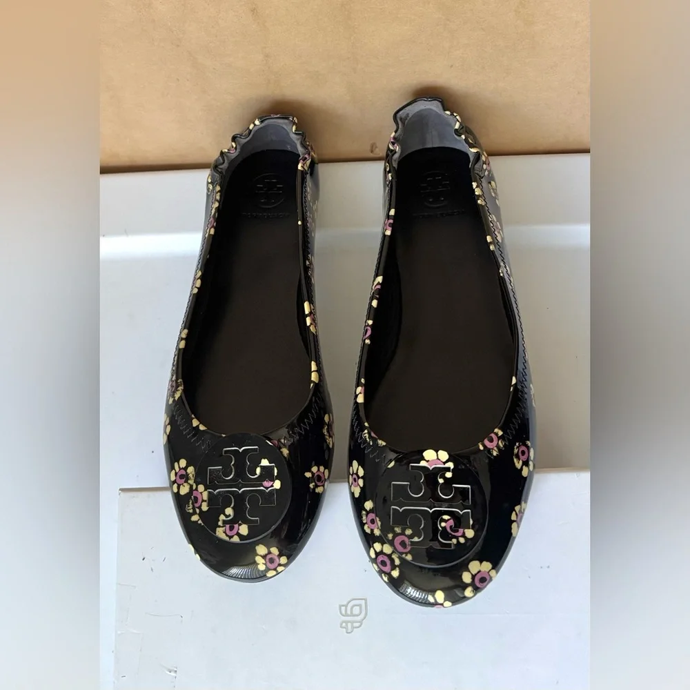 Tory Burch Minnie Travel Flats Dainty Floral Black Patent Leather Size 8.5 NWOB